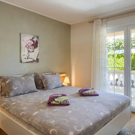 Malerisches Mit Mediterranem Garten, Babybett, Waschmaschine, Terrasse - Hundefreundlich Poreč